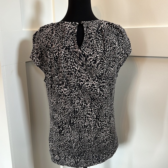 Jones New York collection leopard print top - Picture 3 of 6